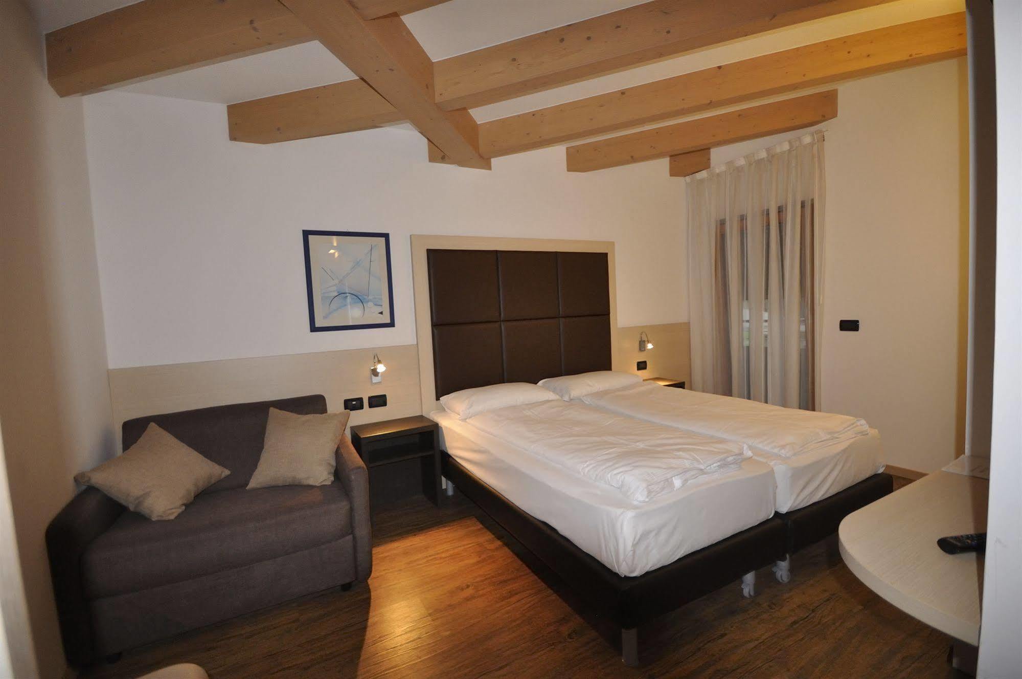 Villa Cameras Room And Breakfast Мори Экстерьер фото